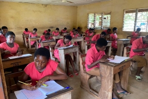 THE DCE OF AMANSIE CENTRAL DISTRICT ASSEMBLY AND HIS ENTOURAGE VISITED JASHTECH FINAL YEAR STUDENTS DURING WASSCE EXAMS ON 8TH SEPTEMBER, 2022